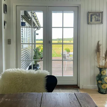 בית נופש Idyllic Summer House Near Nykobing Sj *